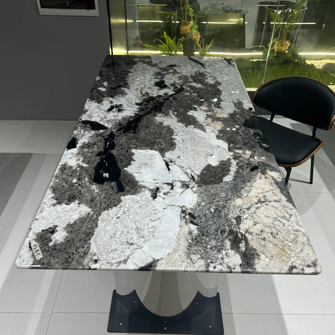 【金孔雀】巴西天然奢石餐桌意式轻奢客厅家用长方形天然大理石饭桌