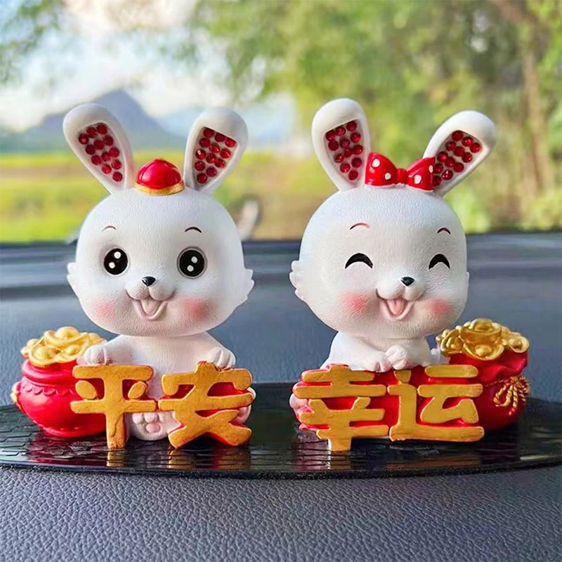 平安兔网红汽车内装饰品摆件车载香水车上用品大全创意高档女神款