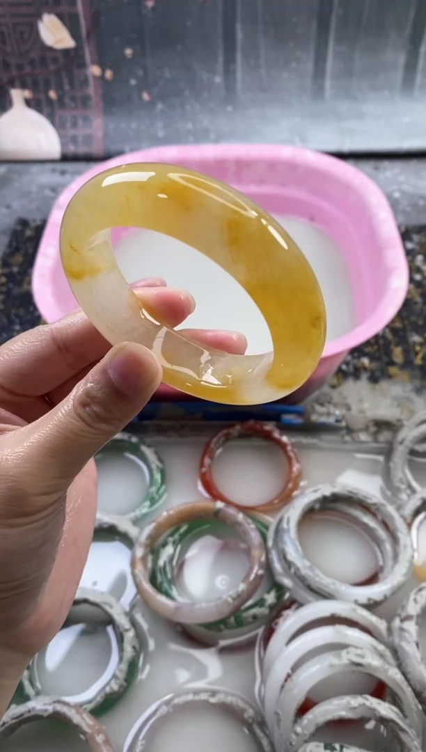 【闪购商品】石英质玉手镯未镶嵌200