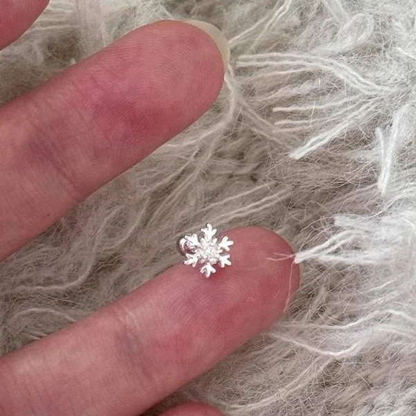 爆款!mini小雪花耳钉女养耳洞耳饰耳蜗钉耳骨钉秋冬精致