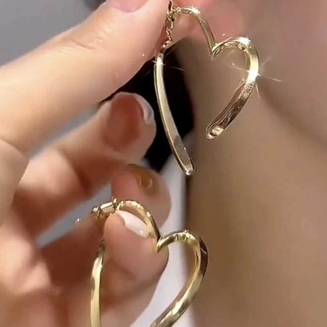 轻奢小众设计日韩两戴时尚耳饰新款金属光版爱心前后交叉耳钉