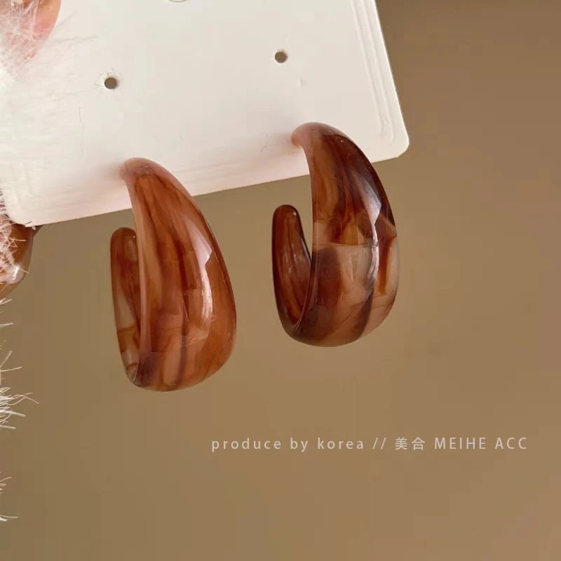 秋冬焦糖~法式C型树脂圈圈耳环女夸张小众独特耳圈复古高级感耳饰