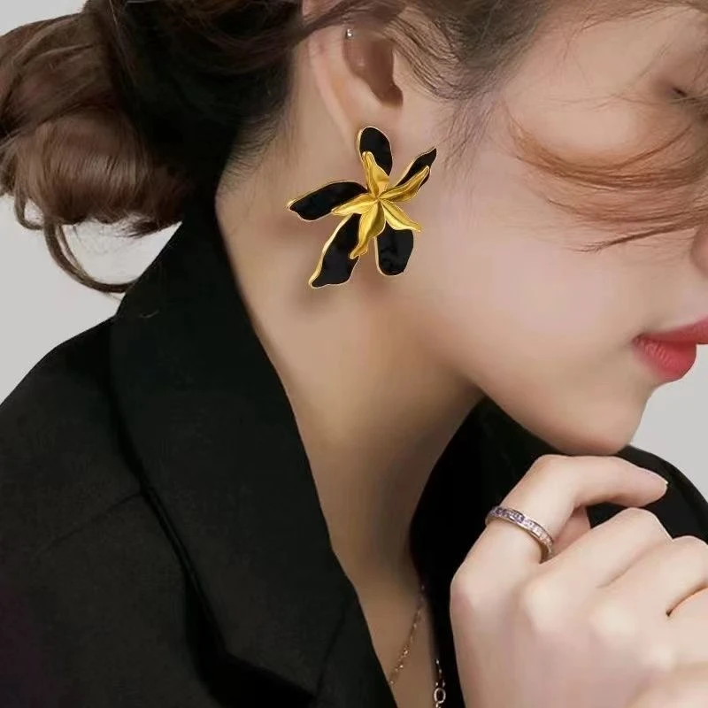 珐琅花朵耳钉法式赫本复古宴会轻奢高级耳环个性气质夸张撞色耳饰