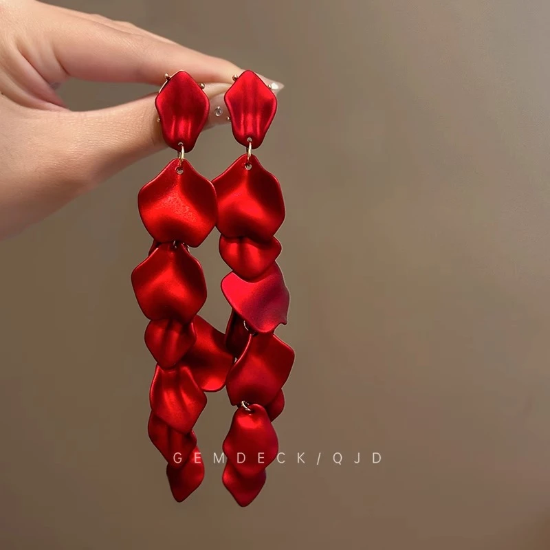 合金耳饰 红色流苏耳环2024新款爆款耳饰高级感夸张花瓣流苏耳坠
