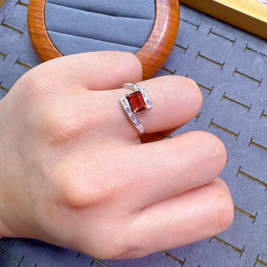 【颜玺优选】石榴石红石榴925银镶嵌开口