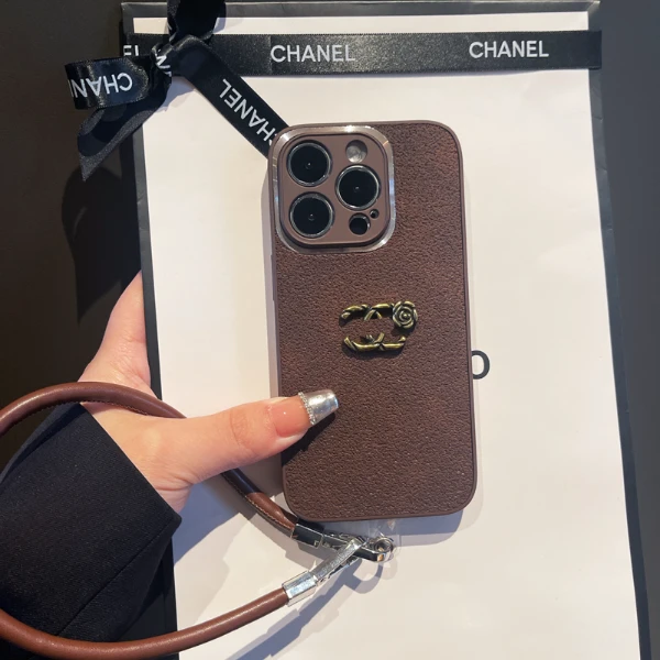 适用苹果华为荣耀oppo/vivo小米手机壳美拉德风皮质轻奢个性手链