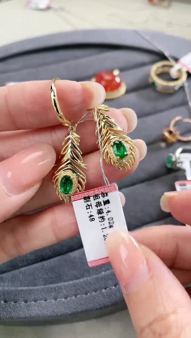 祖母绿耳饰18K金镶嵌1