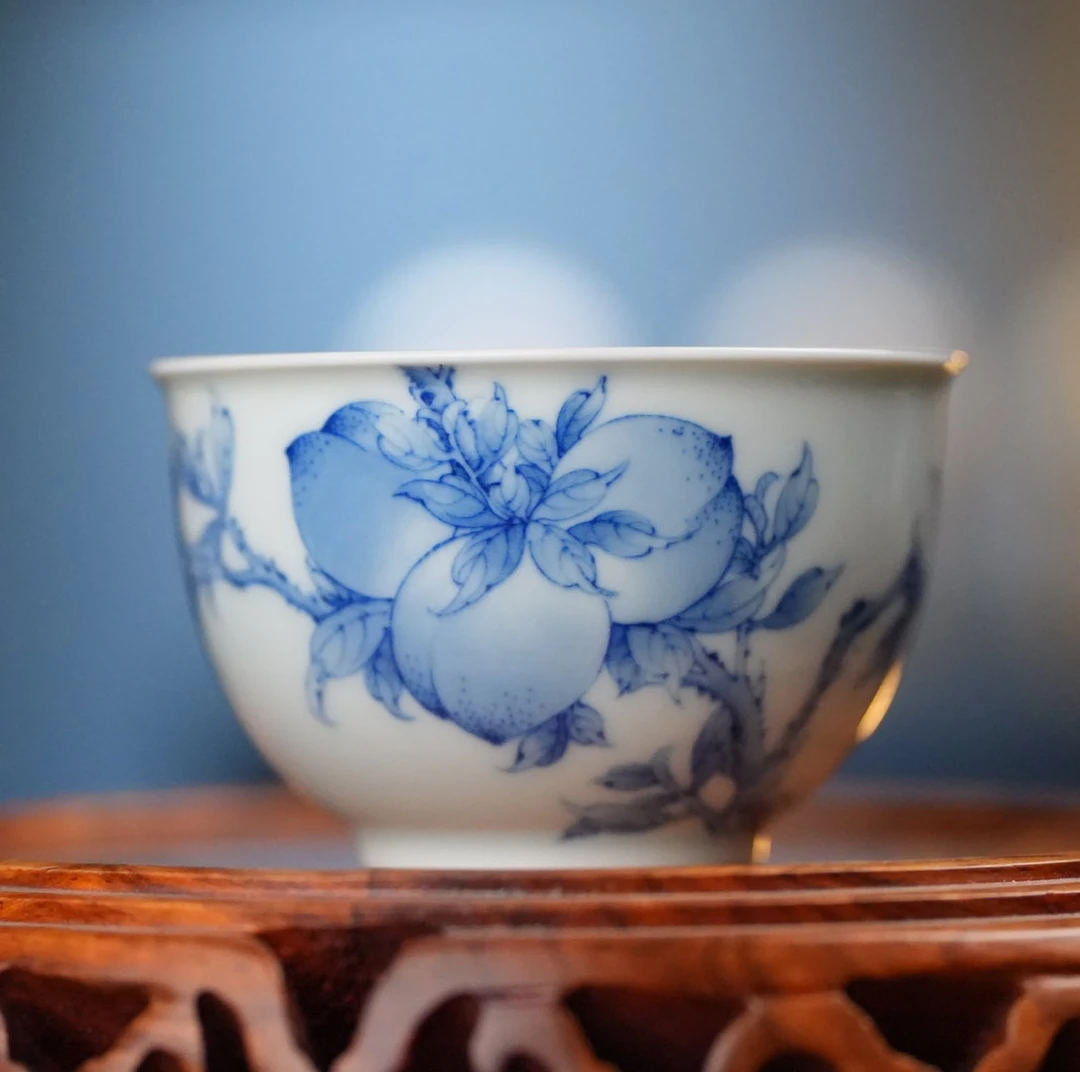 禄意窑.青花花果纹饮杯