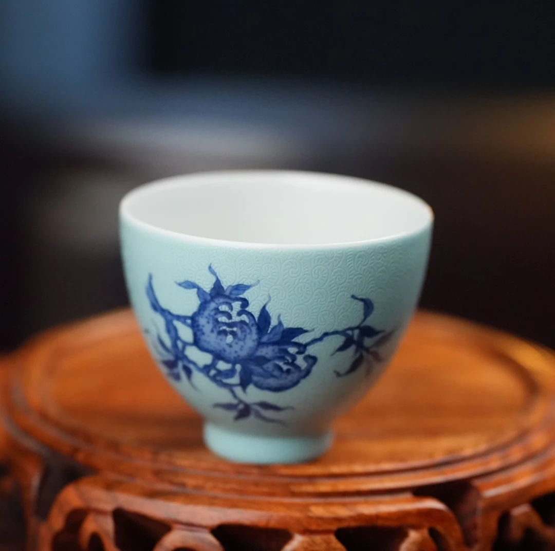 华山拙隐.青花扒花（禄）禄寿喜主人杯