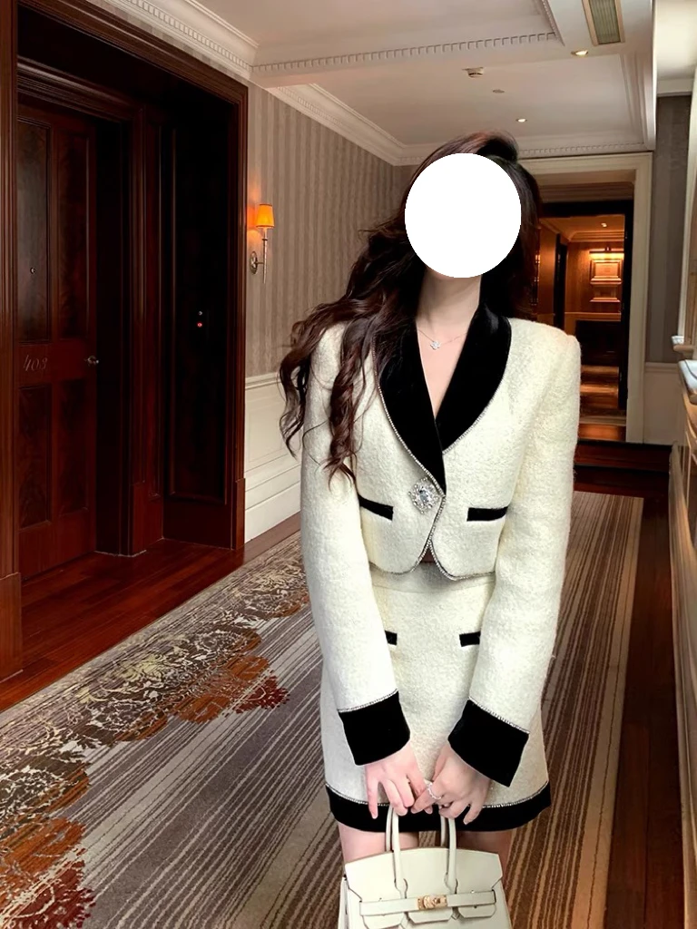 【官官 】法式冬季港风时尚复古小香风外套气质修身半身裙套装