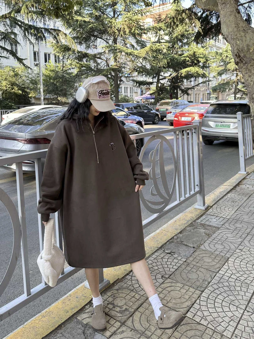 刺绣小猫帽款加绒加厚卫衣