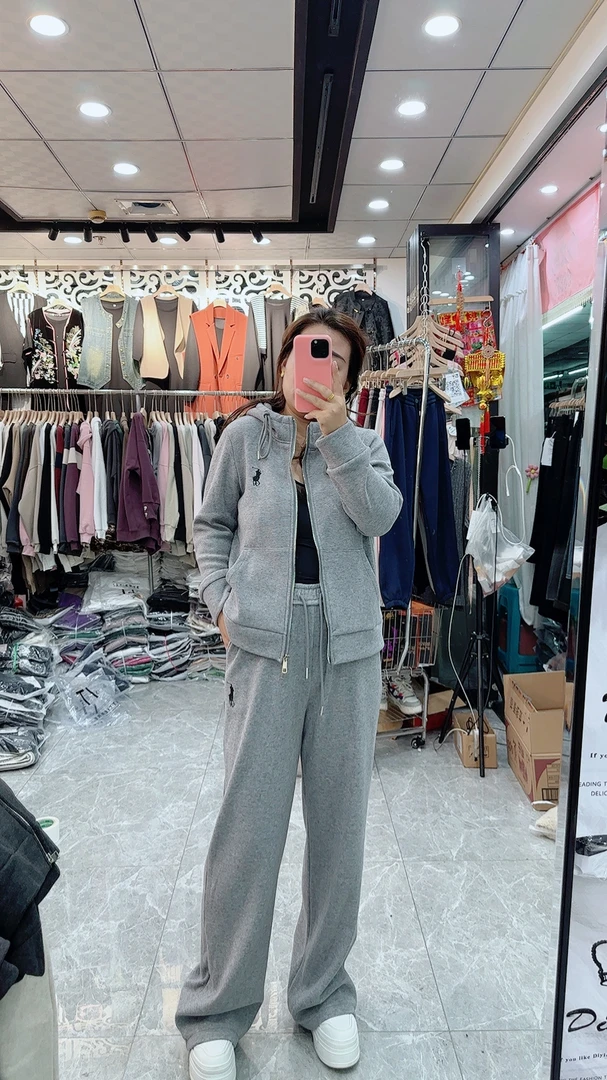 刺绣小马图案加绒开衫套装