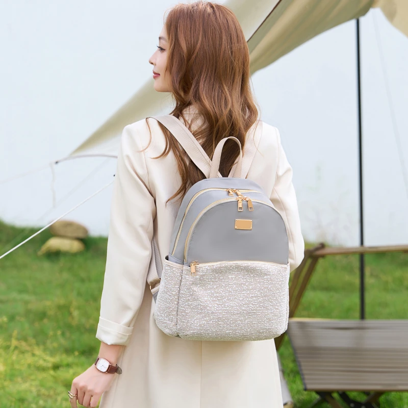 时尚休闲女士双肩包轻便中年妈妈包高档百搭通勤小背包出游旅行包