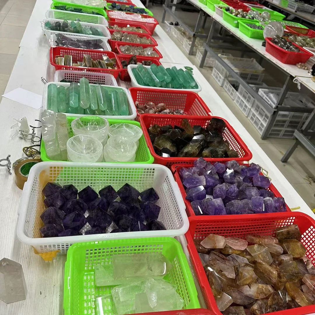 水晶村多样性天然水晶原石