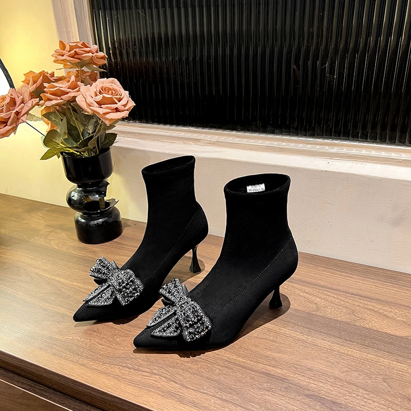 2025流行小短靴洋气又高级感气质百搭高跟尖头细跟小个子瘦瘦靴