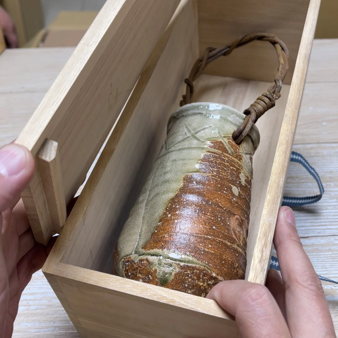 瓷片小***七密密麻麻地排列着