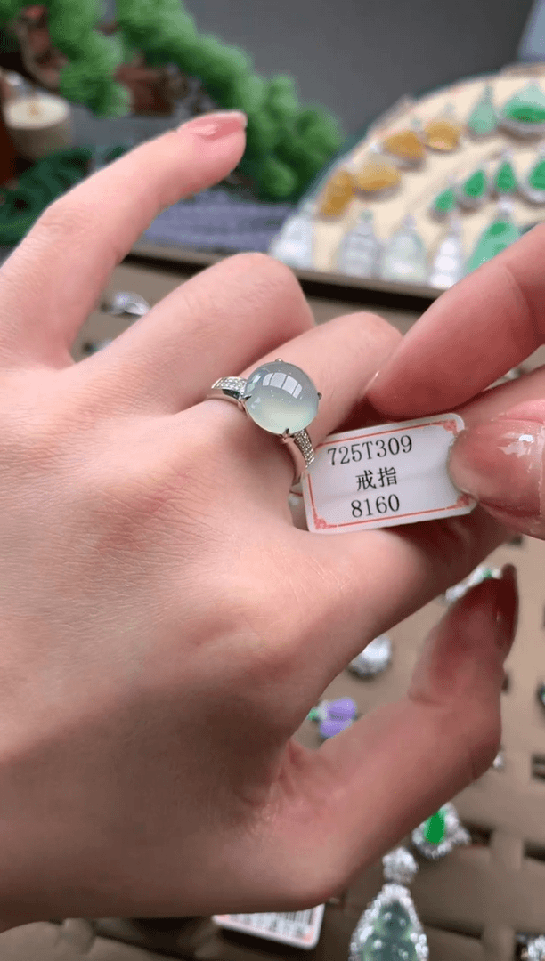 【闪购商品】翡翠戒指18K金镶嵌725T309