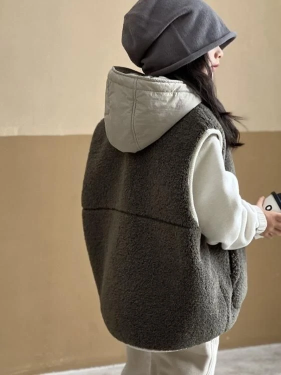 儿童马甲2024新款男女童秋冬款加厚颗粒绒中小童宝宝两面穿马甲潮