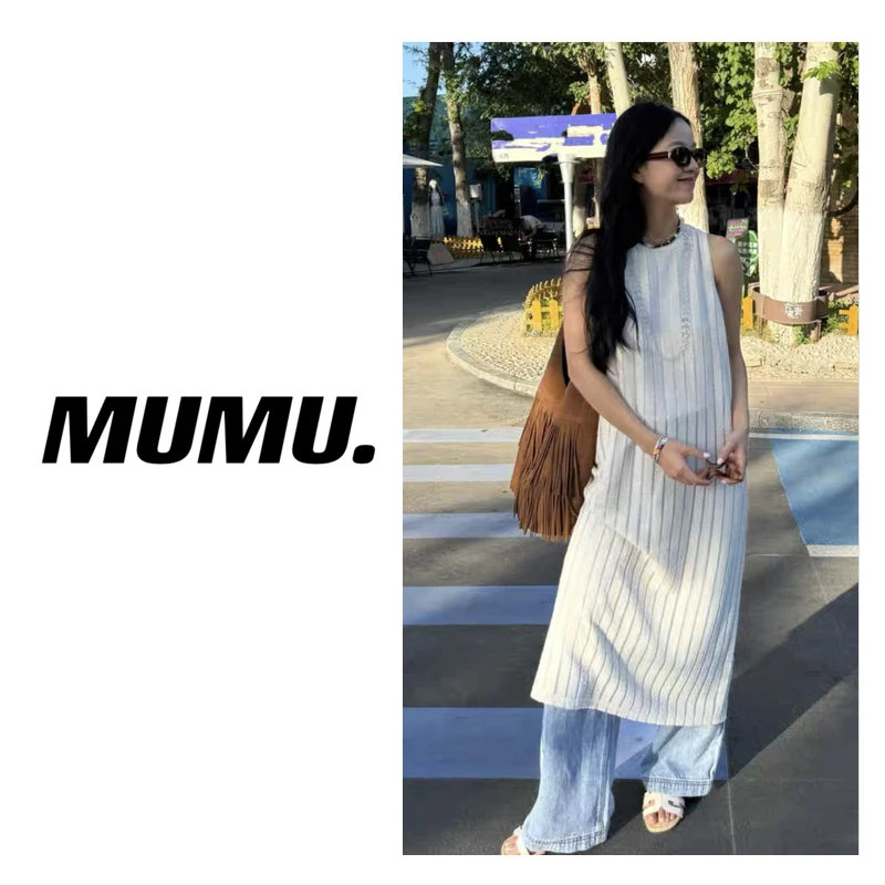 清透肌理垂感无袖连衣裙女夏新款抗皱圆领宽松设计感蓝色系穿搭