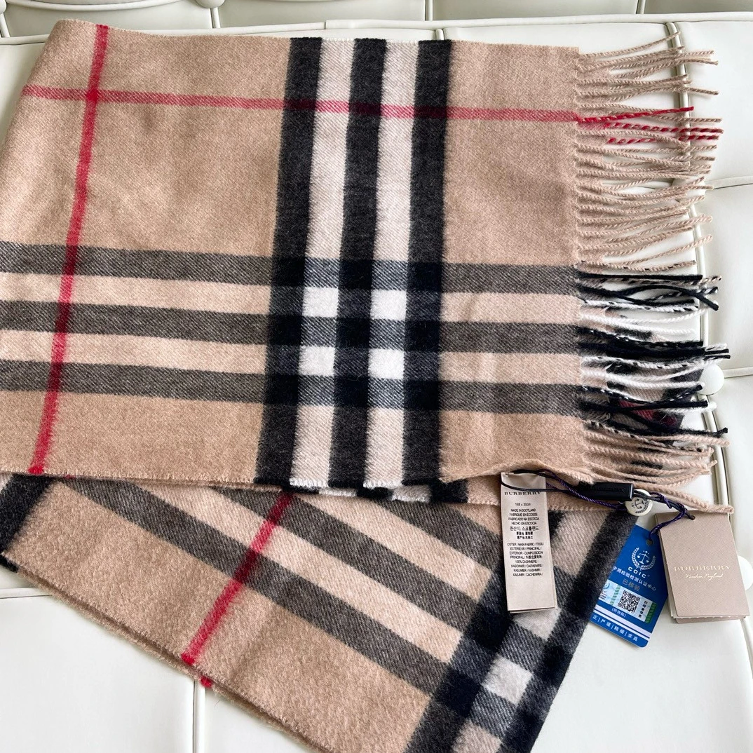 全新未使用 BURBERRY/博柏利 116343 博柏利巴宝莉格纹围巾