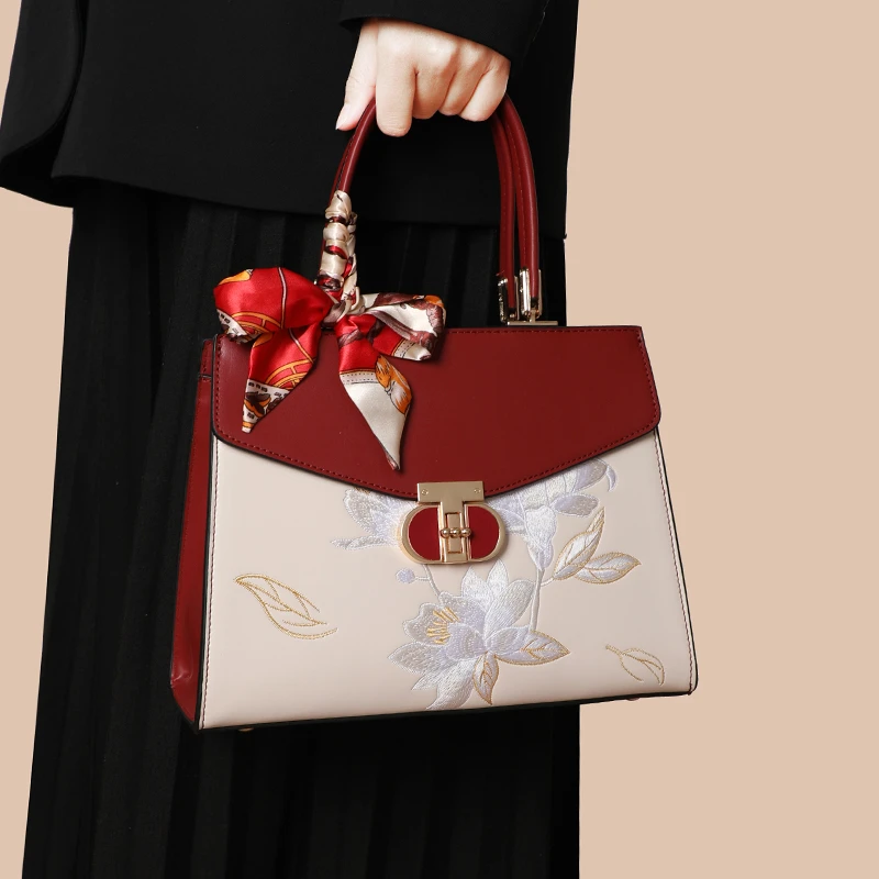 新中式国风刺绣红色包包中年女包妈妈结婚包斜挎婆婆婚礼物手提包