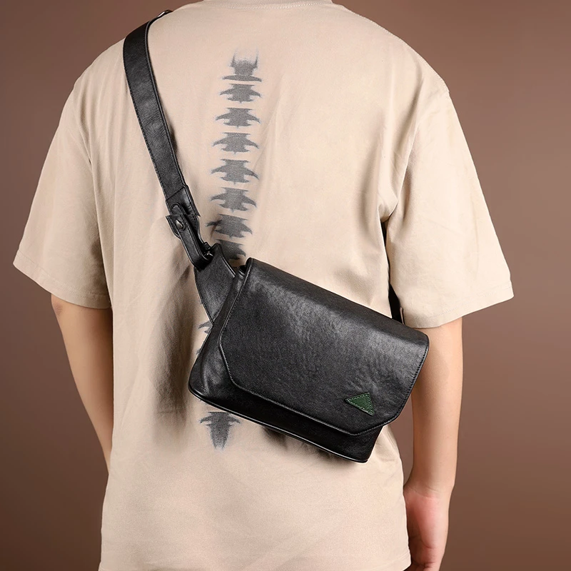 真皮男士单肩斜挎包真皮时尚中性休闲胸包通勤百搭小包潮简约男包
