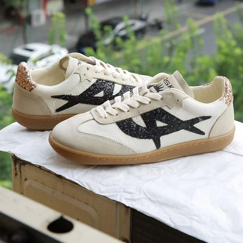 秋冬新款 简约百搭平底板鞋时尚