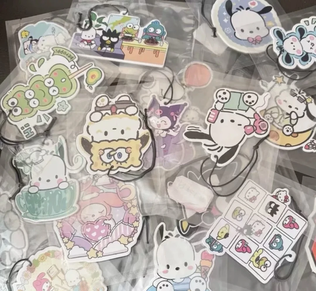 卡通车载香薰片汽车内挂饰可爱少女心衣柜香薰片