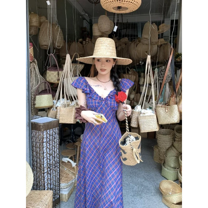 99997法式复古格纹连衣裙女2024新款V领飞飞袖收腰a字长裙