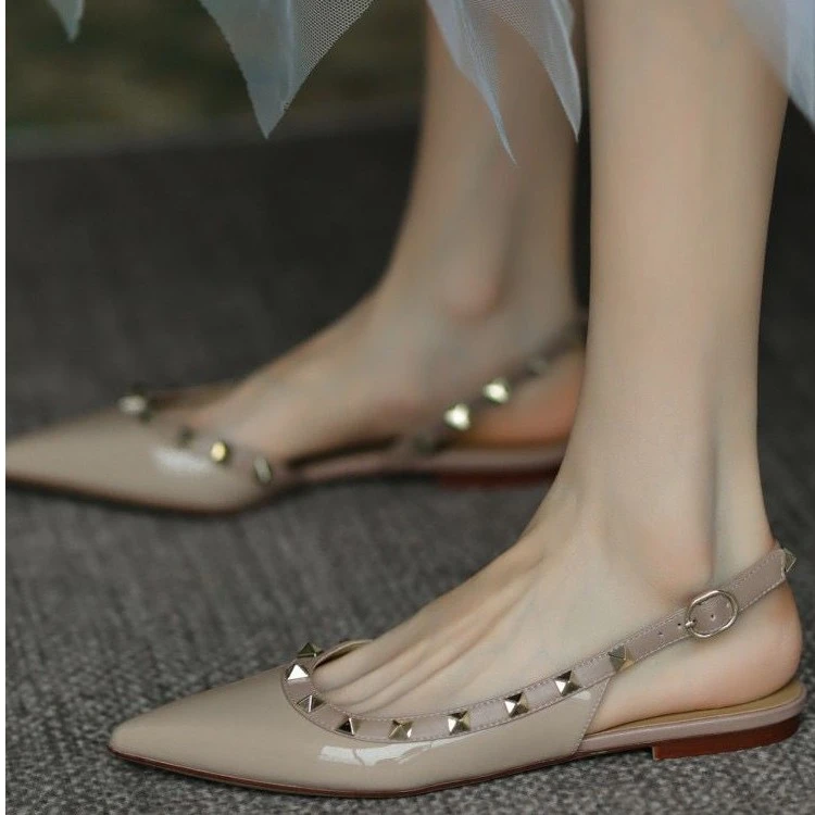 【iFashion】夏季尖头一字带扣平底细跟包头铆钉凉鞋拖女