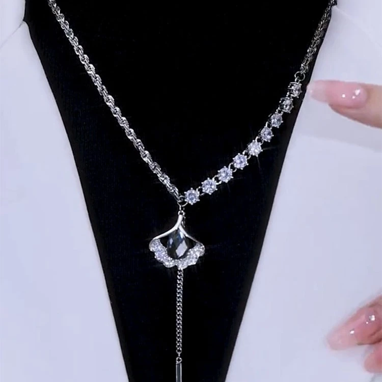 钛钢项链 银杏叶毛衣链项链流苏吊坠新款火爆款时尚百搭配饰品潮