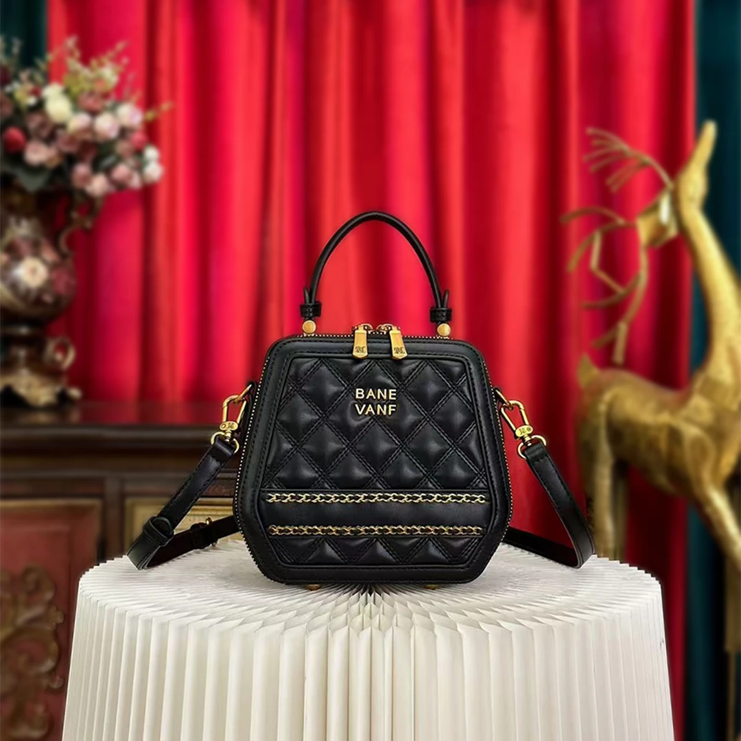 【小颜定制】KB品牌新款时尚百搭轻奢菱格手提盒子斜挎女士包9132#