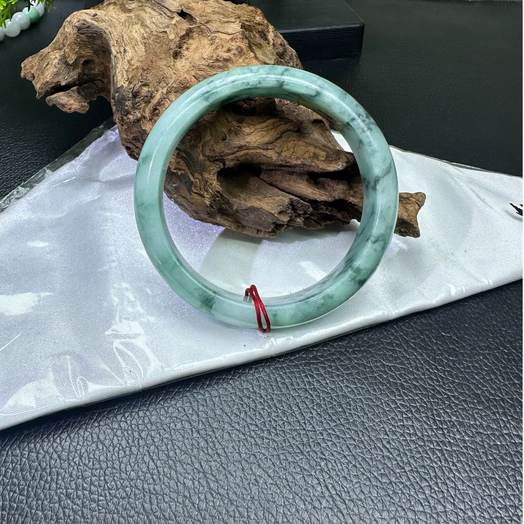 天然缅甸翡翠A货手镯8.2