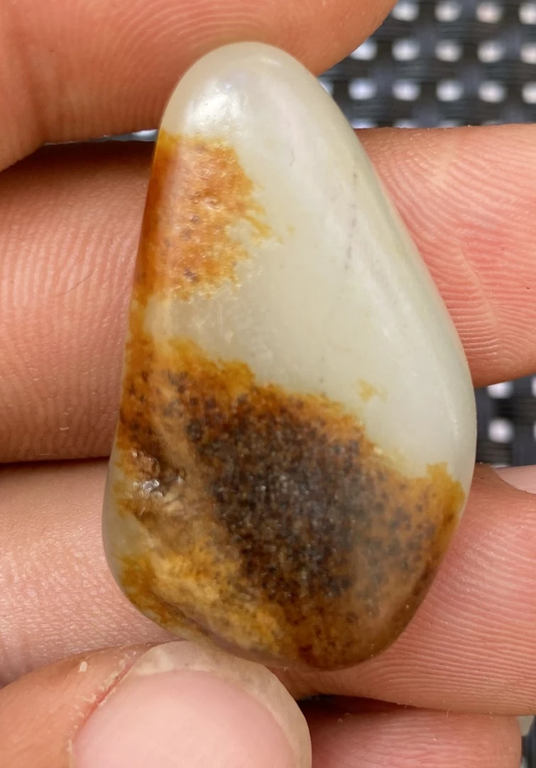 新疆和田红皮白肉原石