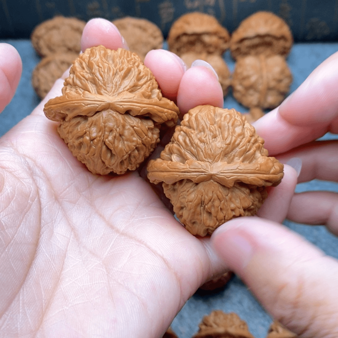 桃核把件精品闷白狮子43