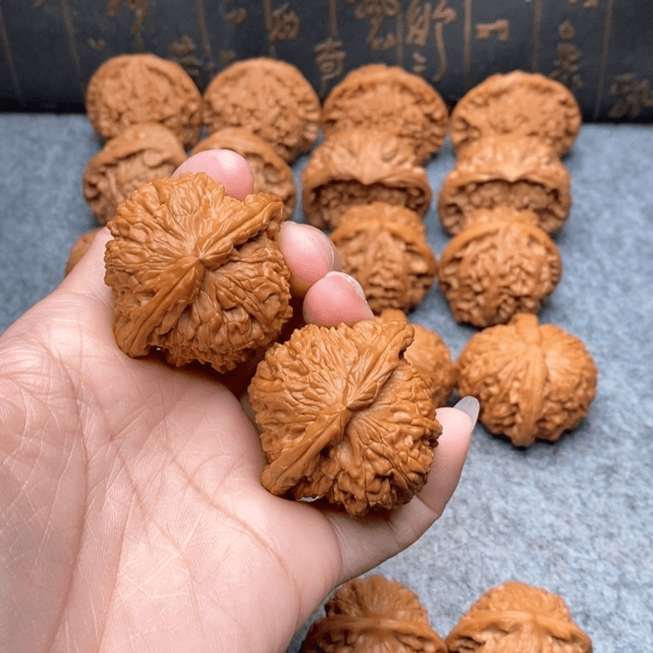 文玩核桃把件精品三角白44全品