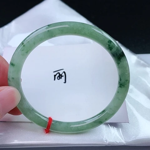 翡翠手镯（圆镯）未镶嵌84号手镯