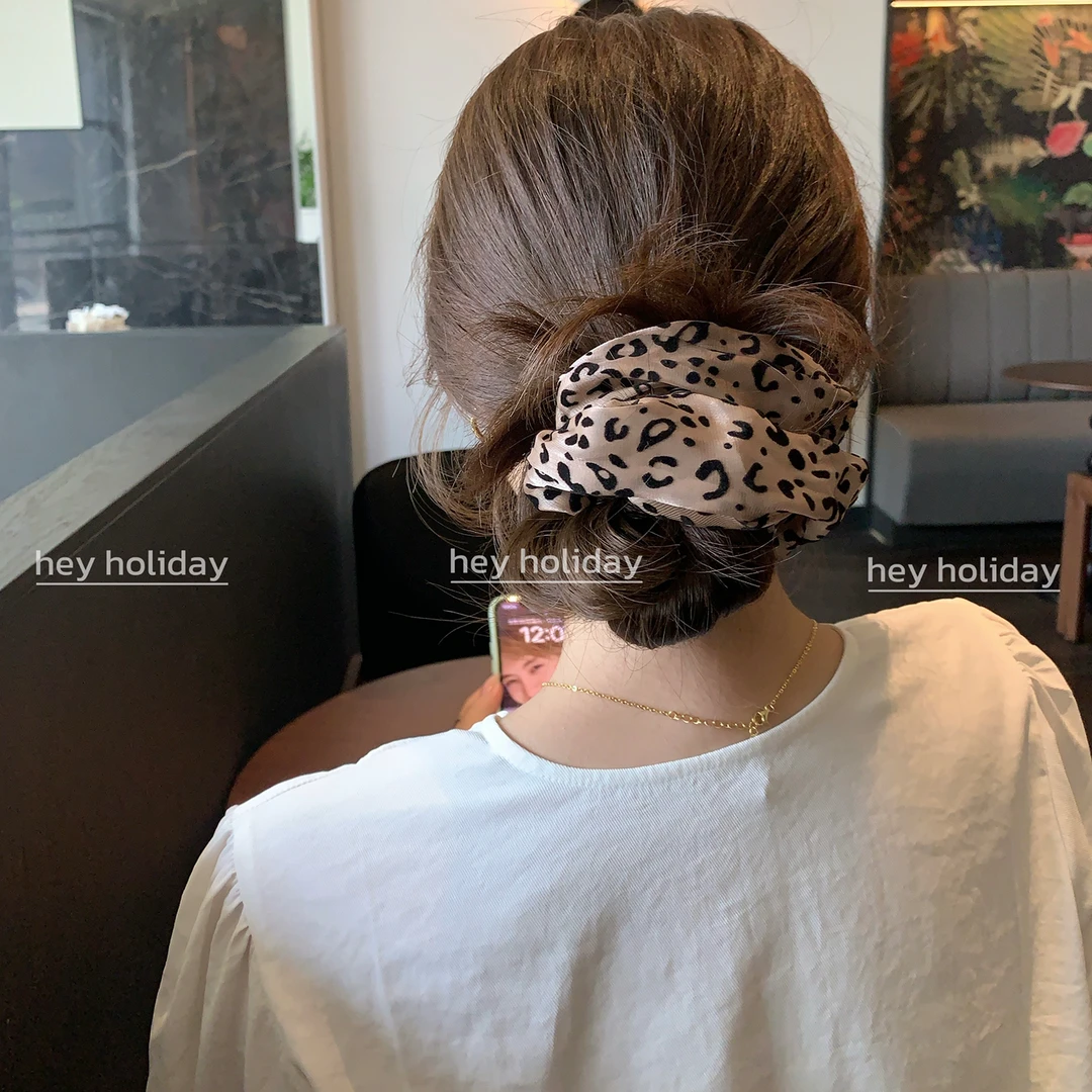 高级感缎面豹纹大肠发圈时尚扎马尾ins气质网红氛围感发饰头绳