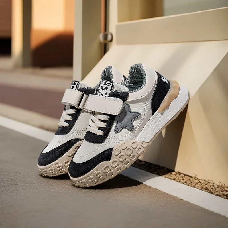 巴布豆童鞋2024春秋新款中大童透气运动鞋男女时尚百搭休闲阿甘鞋