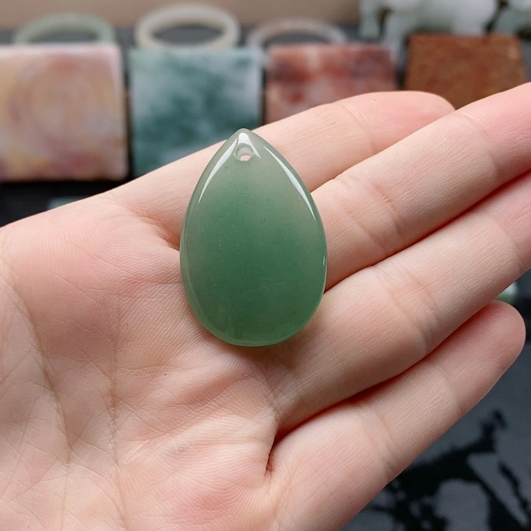 【闪购商品】石英质玉颈饰未镶嵌