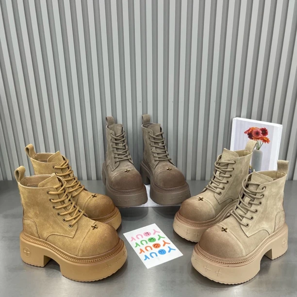 欧洲站真皮马丁靴女2024新款厚底增高短筒系带英伦风复古单靴