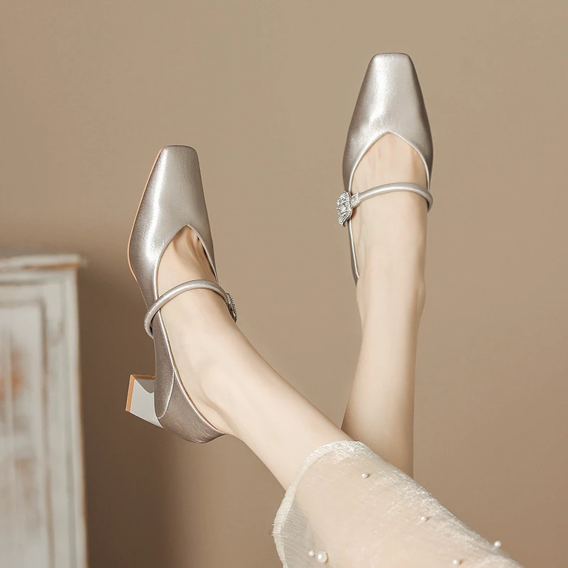 玛丽珍高跟鞋女小香风一字带方头粗跟女鞋水钻2024春夏季漆皮鞋秋