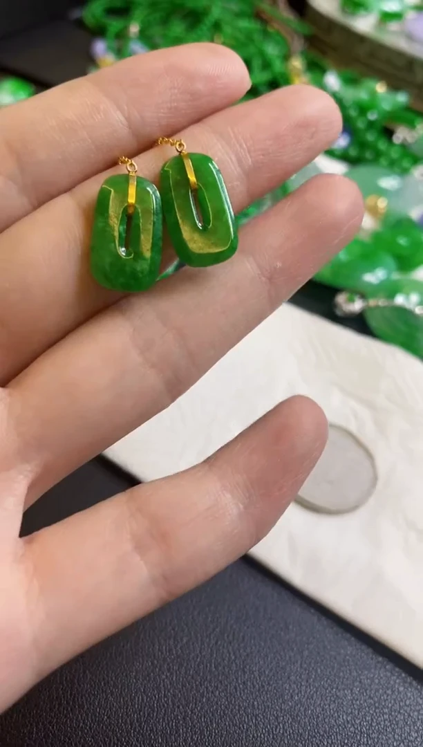 【闪购商品】翡翠颈饰18K金镶嵌耳饰