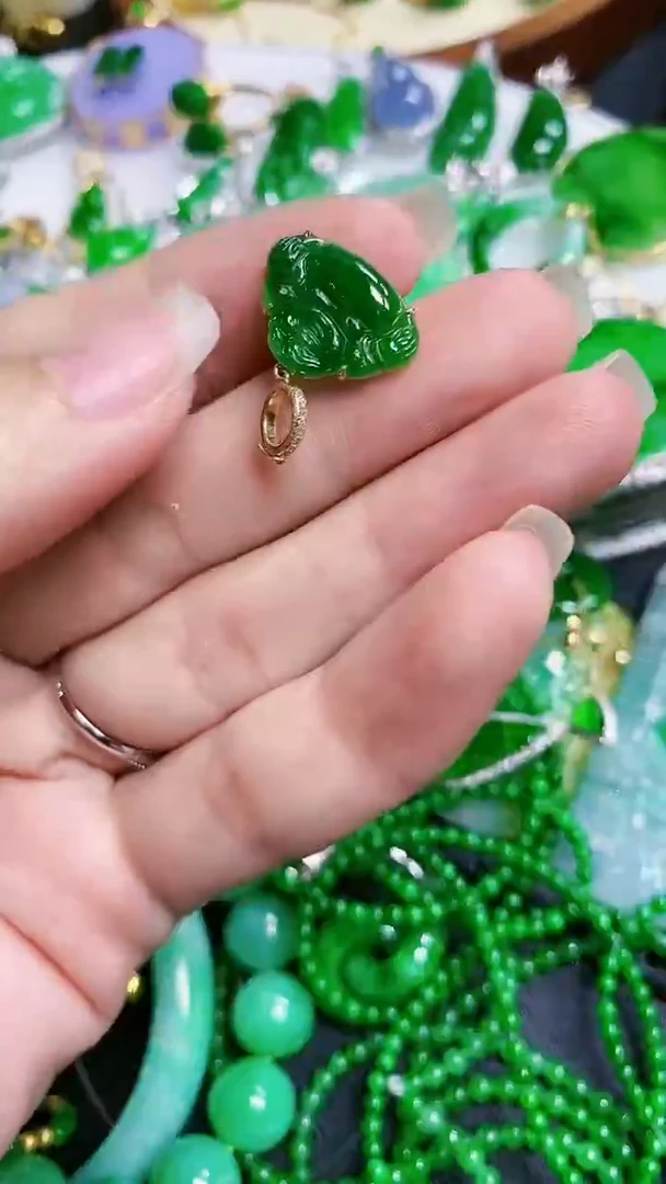 【闪购商品】翡翠颈饰18K金镶嵌佛公
