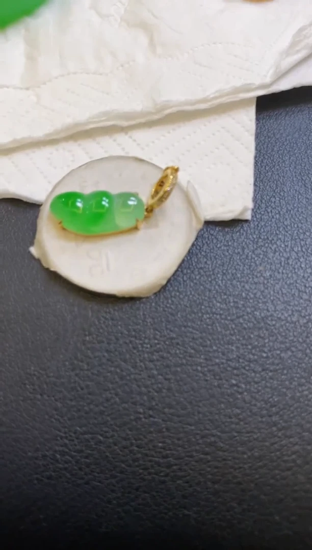 【闪购商品】翡翠颈饰18K金镶嵌吊坠