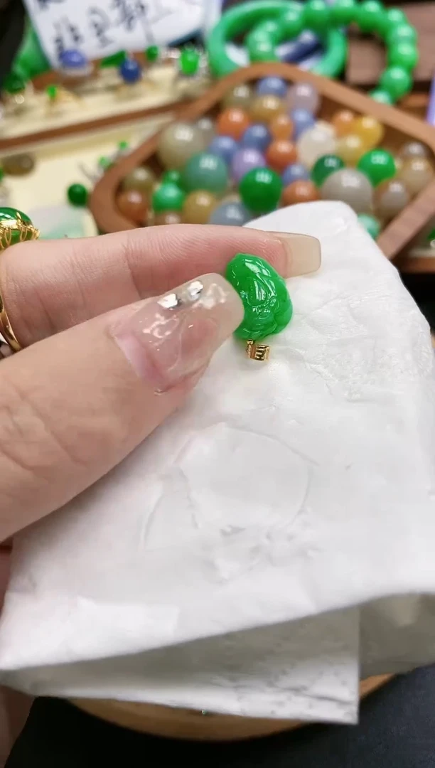 【闪购商品】翡翠颈饰18K金镶嵌貔貅