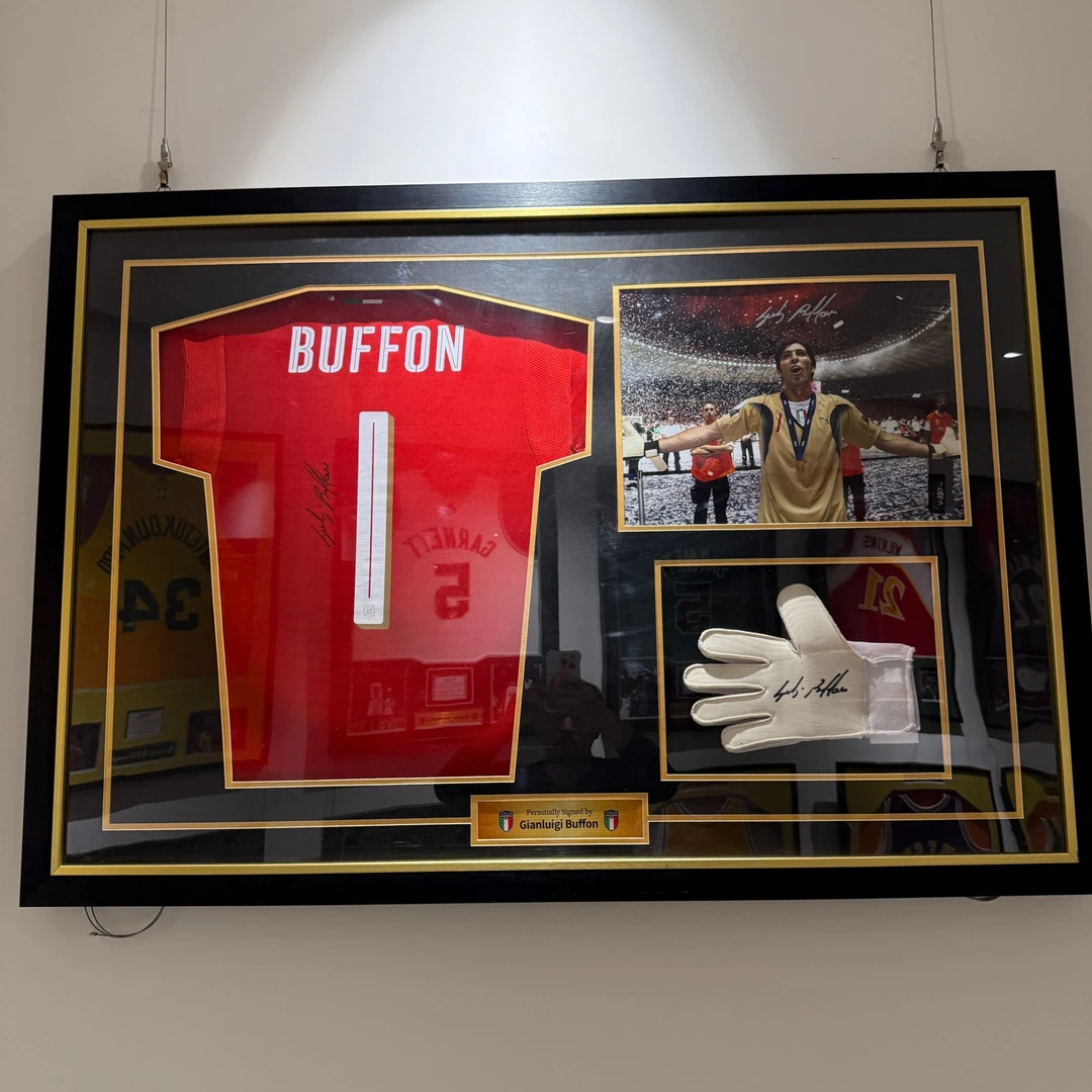 （麦扣体育）布冯三件套球衣照片手套