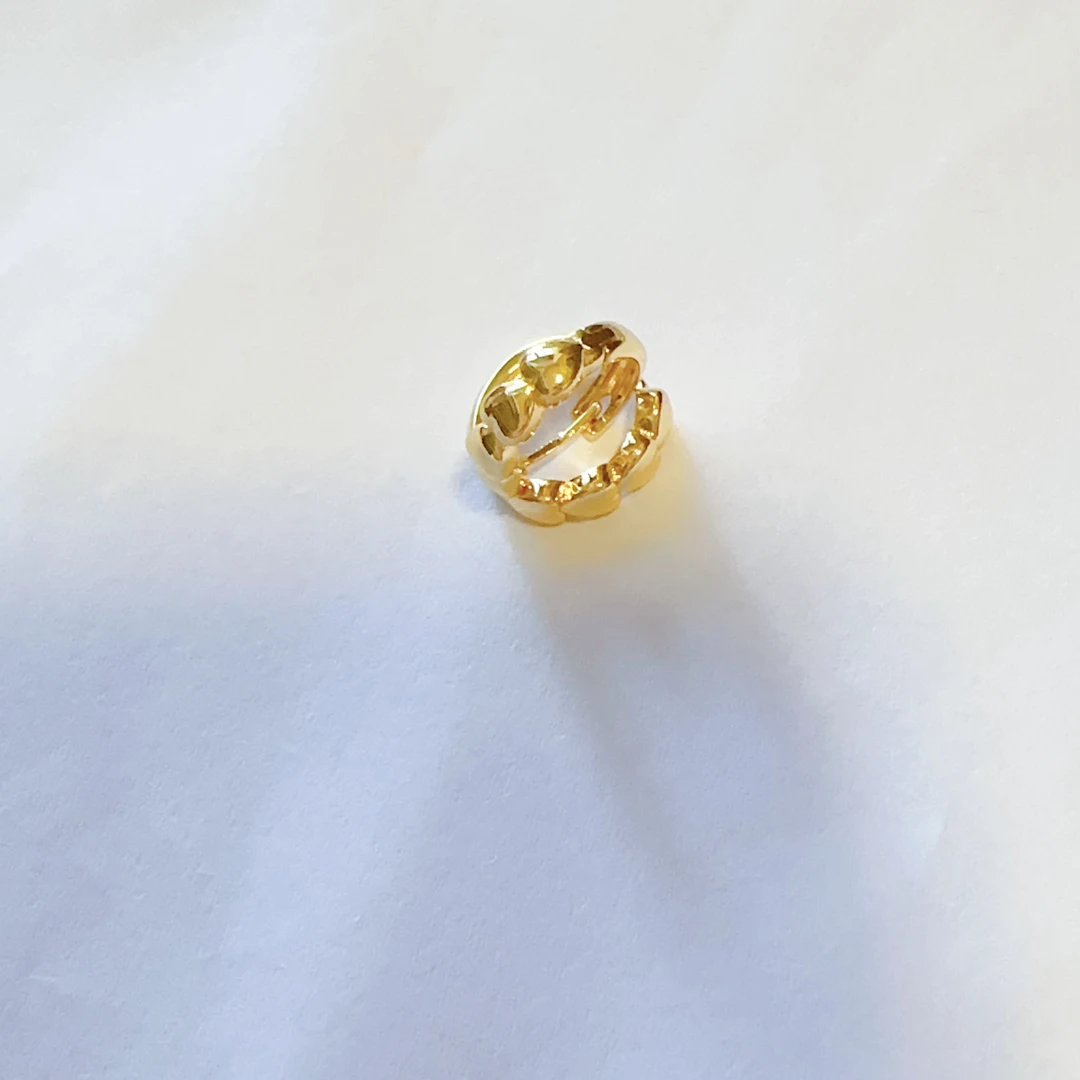 钛钢耳饰 【秋冬新款】心连心甜美小耳扣 时尚气质百搭轻奢金色精美