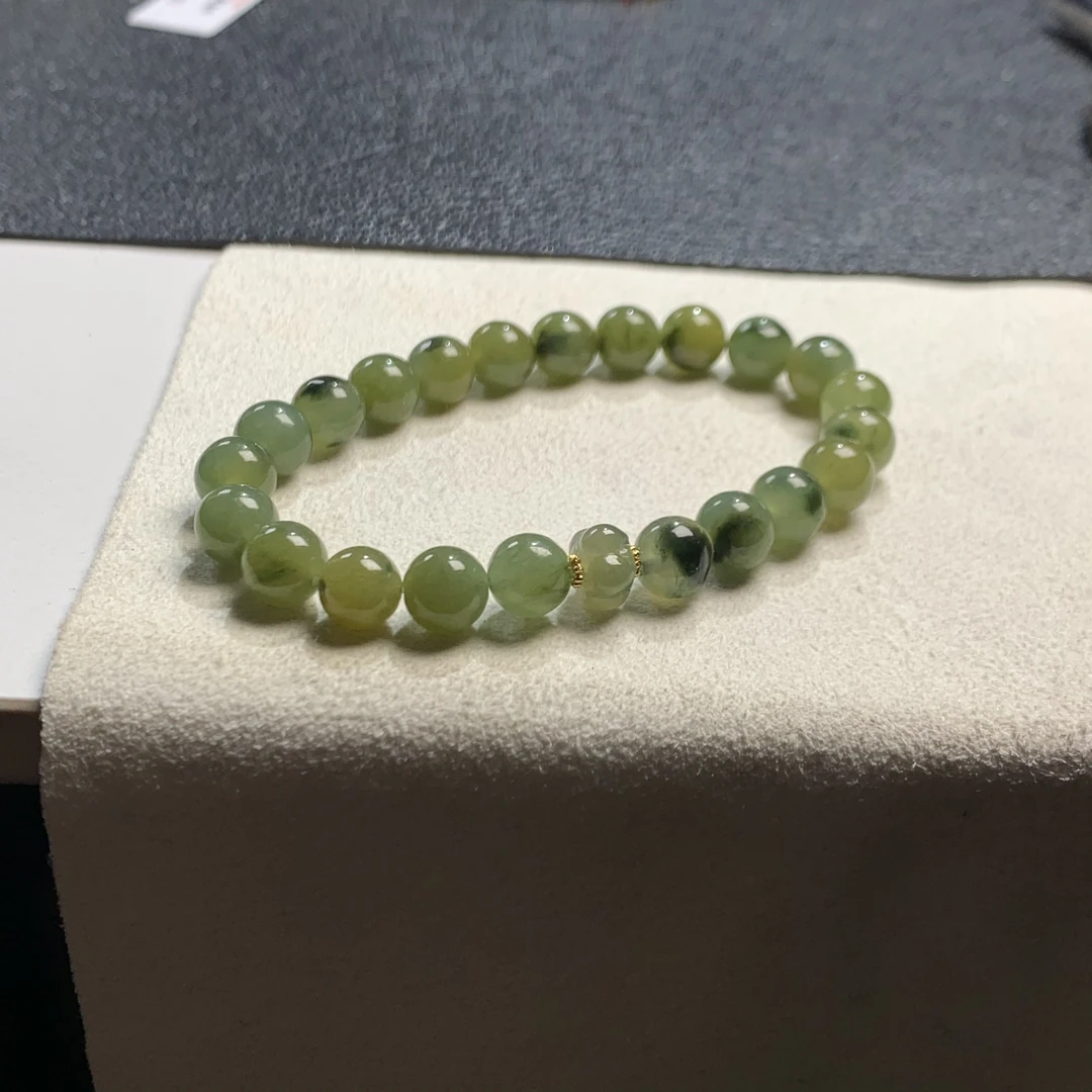 雨声珠宝翡翠手串之特色秋香飘花卡，显白（抖音基地一物一证）