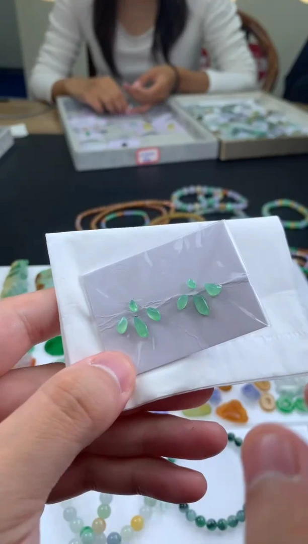 【闪购商品】定制翡翠未镶嵌翡翠